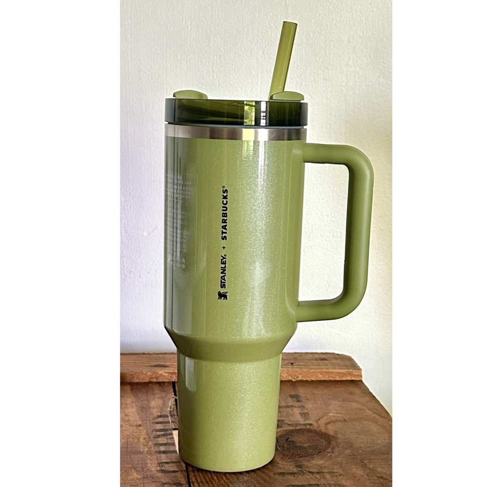 Olive Green Starbucks x Stanley Vacuum Seal Quencher (40 oz) - NEW